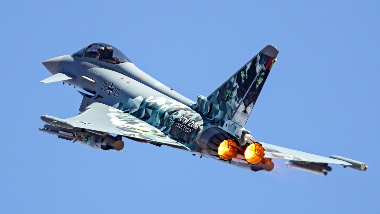 Eurofighter Typhoon Barvarian Cyber Tiger 2016 593fe27d526a5