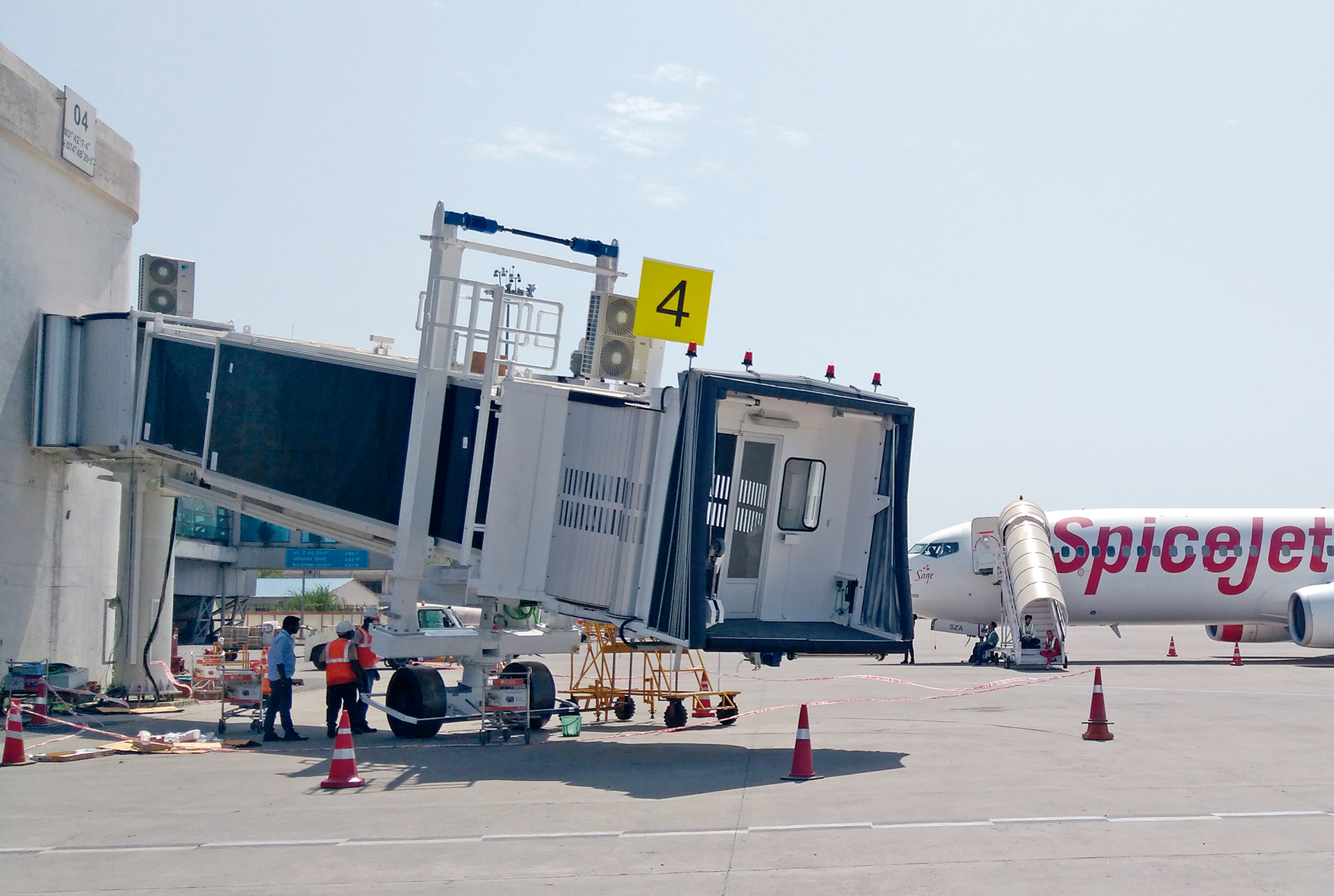 ADELTE Goa Airport India 59ccfa842faf8