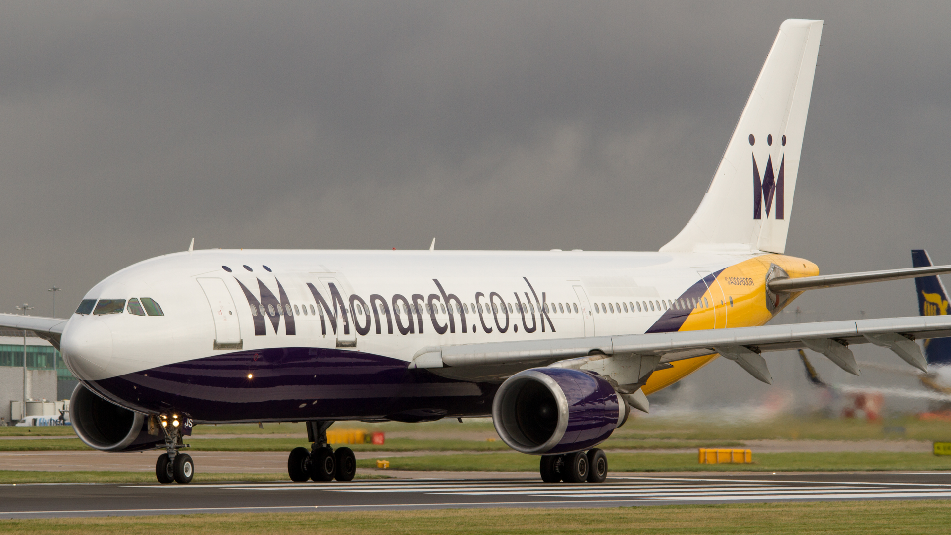 G Majs Monarch Airlines A300 9800092404 59d3963c996c3