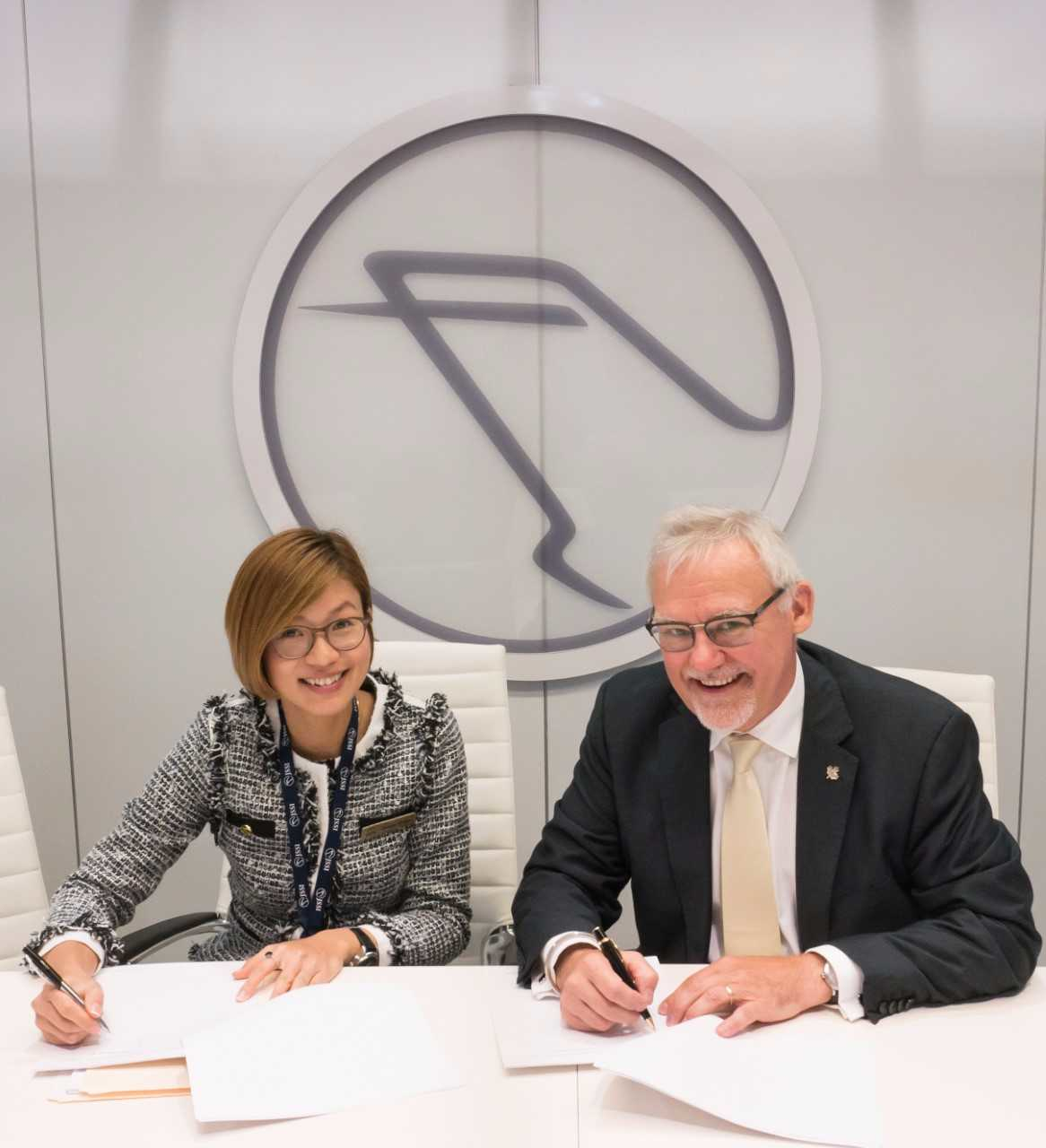 Jaslyn Chan, President of JSSI Asia, and Gary Dolski, CEO of Metrojet Limited