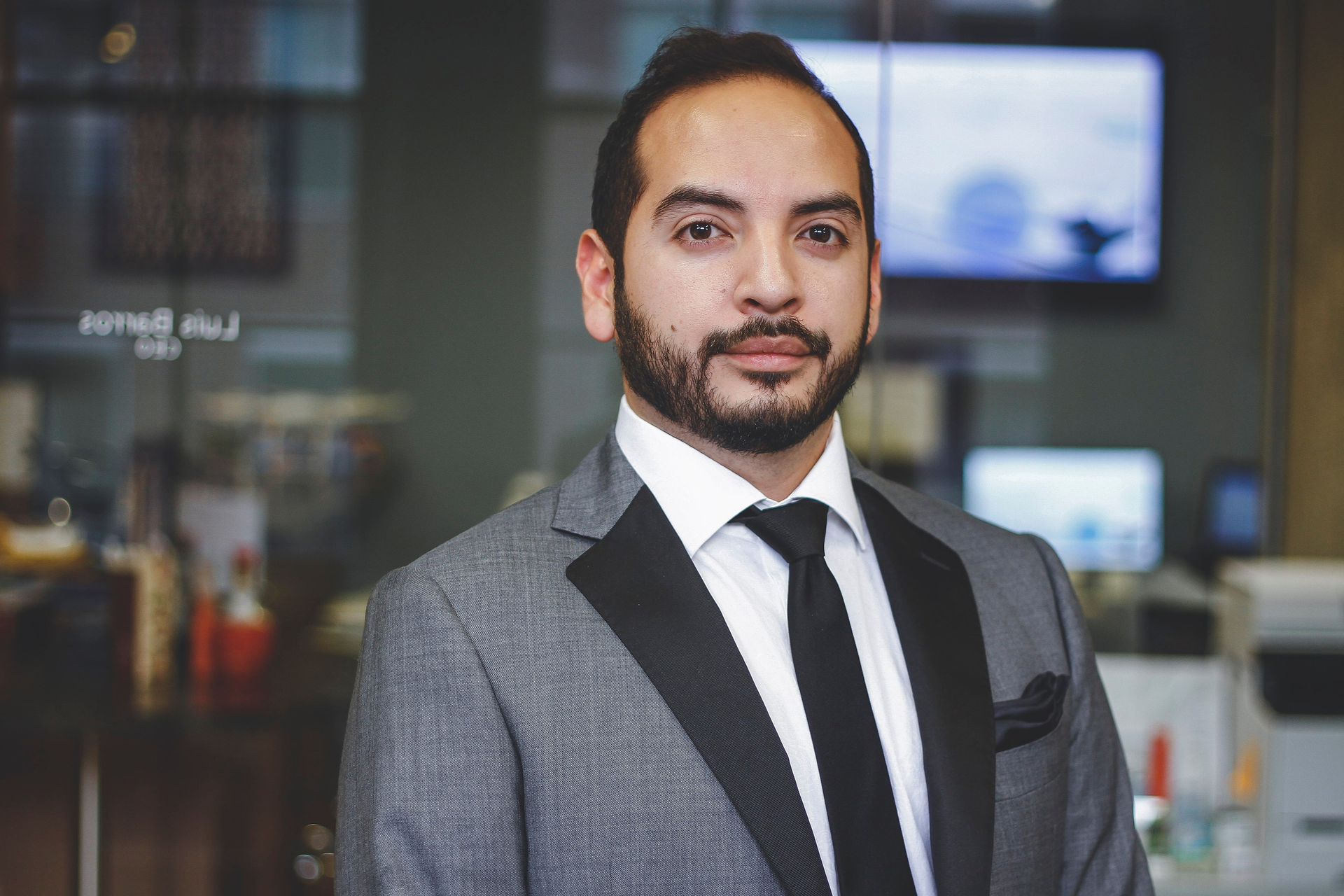 L Barros 59d6a9988ce27