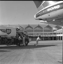 Air BP refuelling a VC-10 at Dubai Airport in 1959.