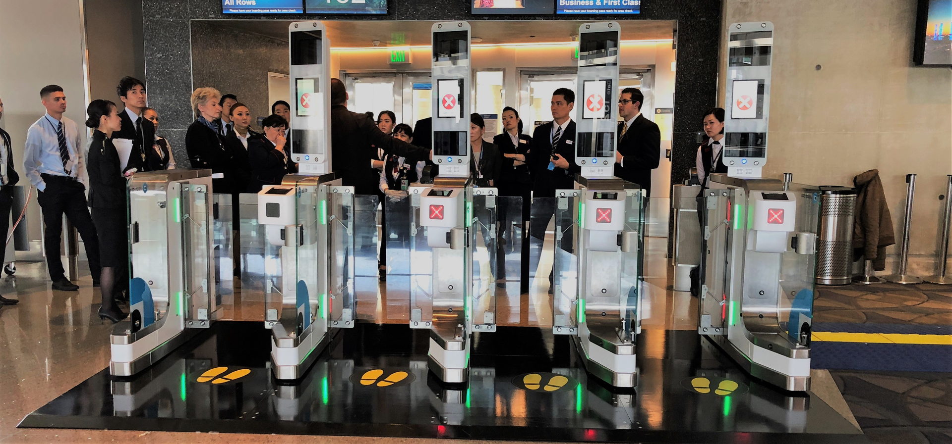 The new contactless platform has been installed on three stands of Tom Bradley International Terminal at Los Angeles Airport and will be tested by a number of other airlines after New Year&rsquo;s Eve.