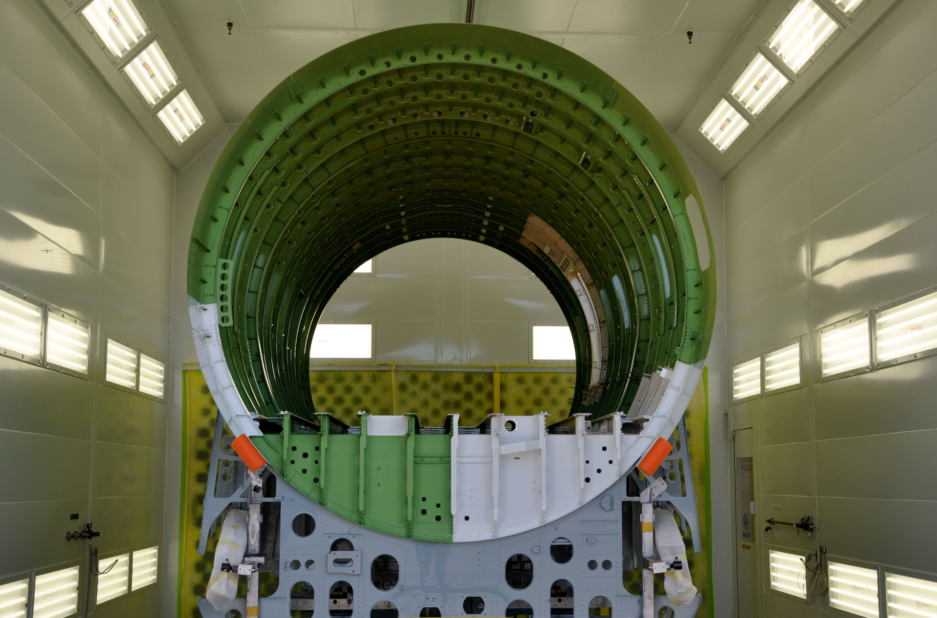 Flying Colours Corp Commences Paint Contract With Mhi Canada Inc 5a4ba705c3ddd