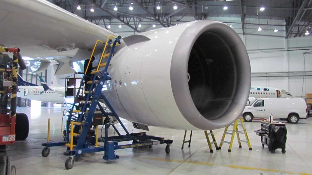 B767enginestand 5a7a2520cc497