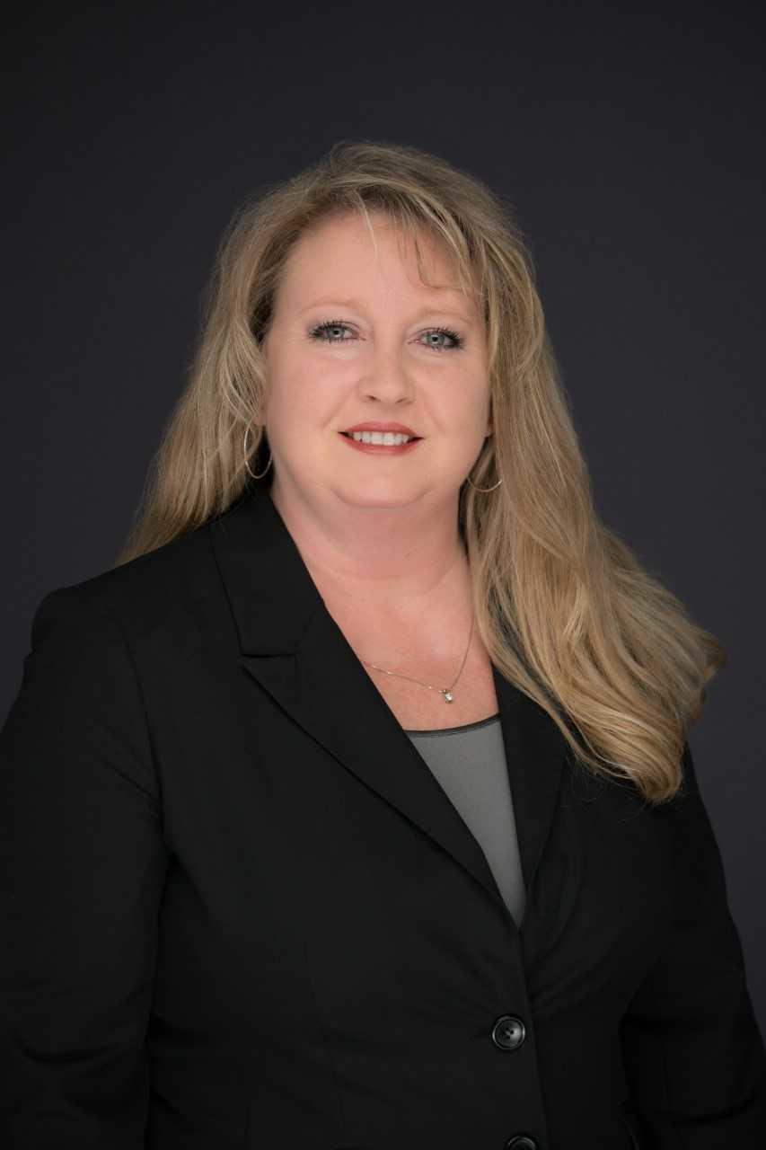 Becky Elliott 5a74985b45455