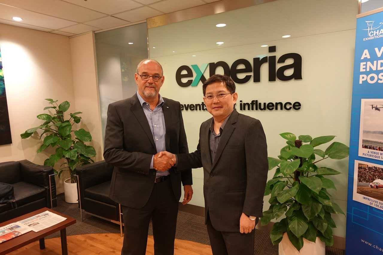 John Riggir, Jet Aviation and Leck Chet Lam. Experia Events Managing Director