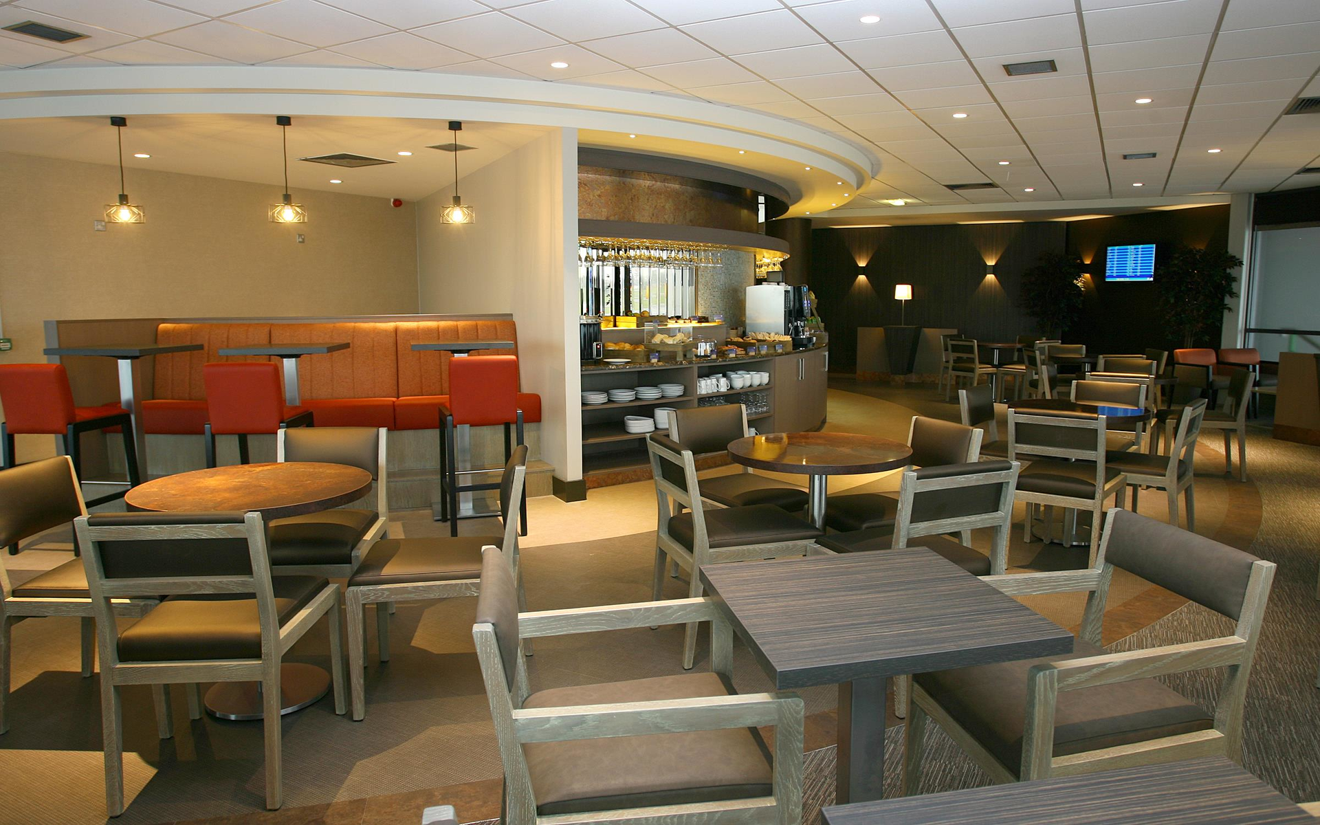 Alongside fast track services, passengers can also choose to purchase entry passes into the airport&rsquo;s luxury Causeway Lounge.