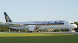 Boeing and Singapore Airlines today celebrated the delivery of the first 787-10 airplane.