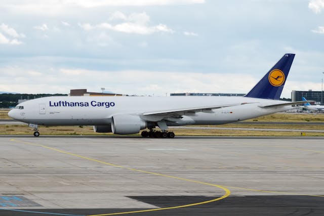 Lufthansa Cargo D ALFD Boeing 777 FBT 20353445885 5ab4fca76d28c