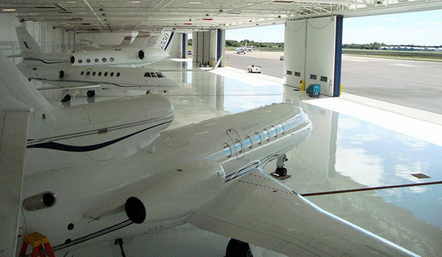 Clay Lacy Oxc Hangar Web 5ad79657b595d