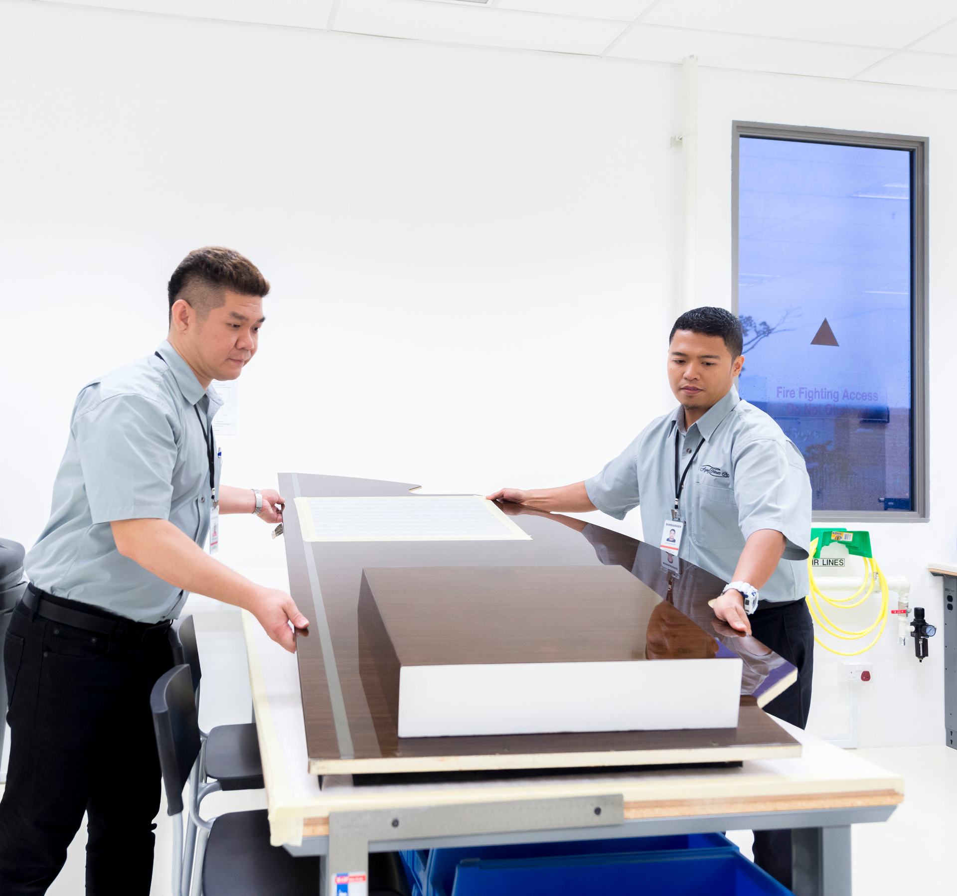 Flying Colours Singapore refurbishing large cabin monuments at the Singapore facility.