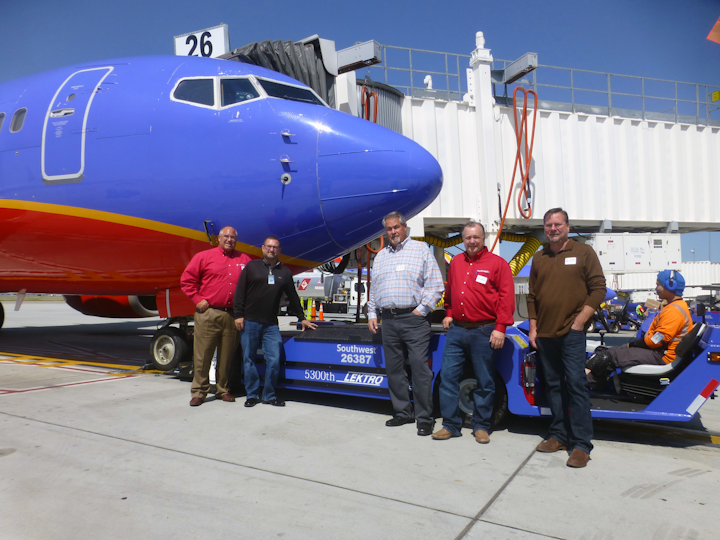 Southwest Airlines Takes Delivery Of Lektro S 5 300th Electric Towbarless Tug Aviation Pros