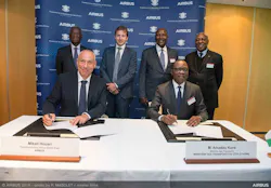 General Abdoulaye Coulibaly, Chairman of Air Côte d’Ivoire’s Board of Directors, Guillaume Faury – President Airbus Commercial Aircraft, His Excellency Daniel Duncan Vice-President of the Republic of Côte d’Ivoire, His Excellency Charles Gomis – The Ambassador of Cote D’Ivoire in France. Signing (left right): Mikail Houari President Airbus Africa Middle East, His Excellency Amadou Koné Minister of Transport Republic of Côte d’Ivoire.