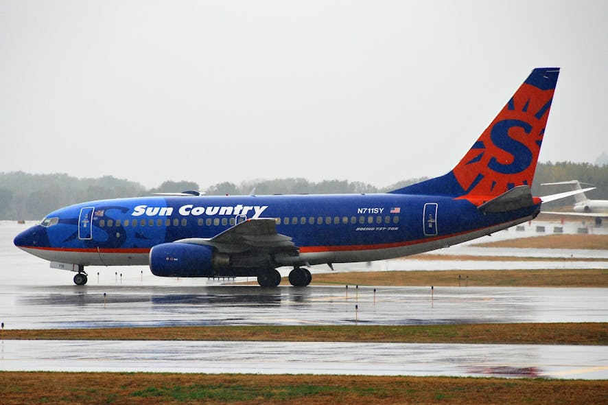 Sun Country Airlines Boeing 737 700 N711SY MSP 12 10 2011 624at 6301318075 5b55dc87aa201