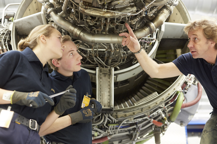 158 New Trainees Start Their Training At The Lufthansa Technik Group Aviation Pros