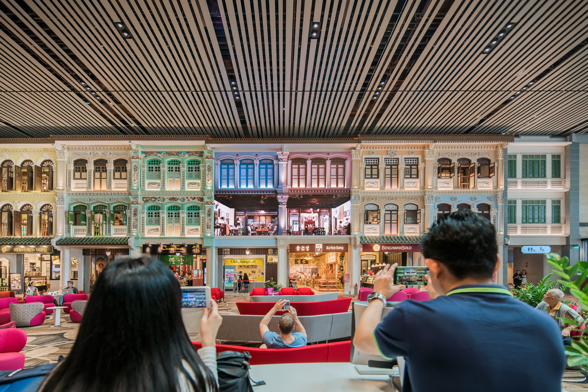 Singapore&rsquo;s Changi Airport use of audiovisual technologies can help bolster non-aeronautical revenue.