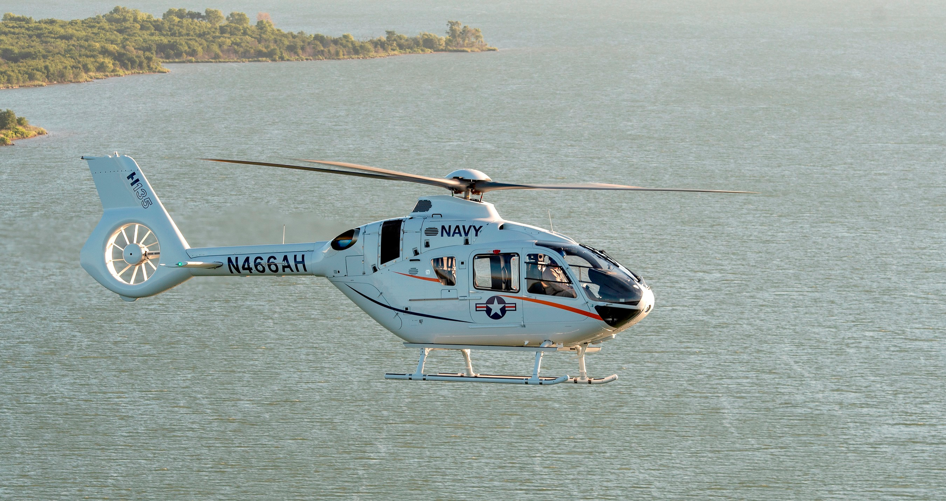 H135 Airbus Helicopters 5bca13860a96a