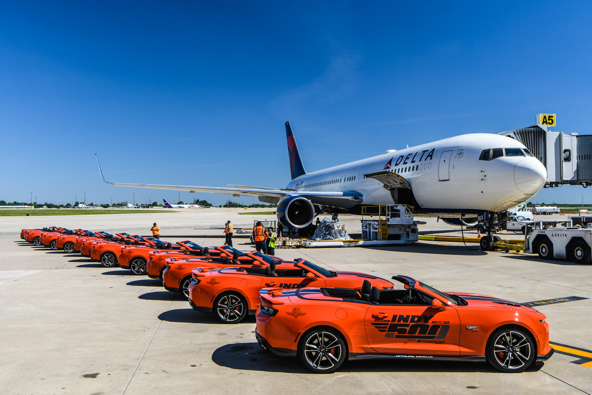 IND paris 052018 A 1483 5bbb83228fd11