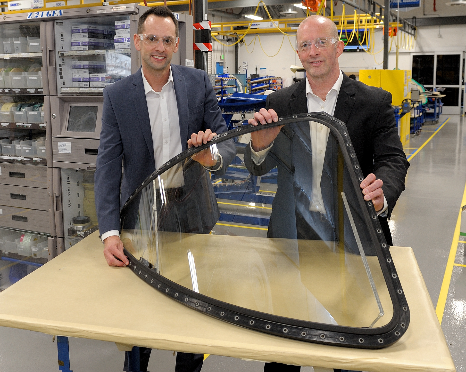 PHOTO PPG BEECHJET 400 aftermarket windshield 5bbe1e298a76d