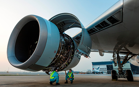 HAECO Hong Kong mechanics performing an inspection on a Trent XWB engine. (Picture courtesy of HAECO Hong Kong)