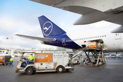 2018 12 20 Lufthansa Und Fraport Setzen Zusammenarbeit Bei Flugzeugabfer 5c1ba6b183a85 2018 12 20 Lufthansa Und Fraport Setzen Zusammenarbeit Bei Flugzeugabfer 5c1ba6b183a85