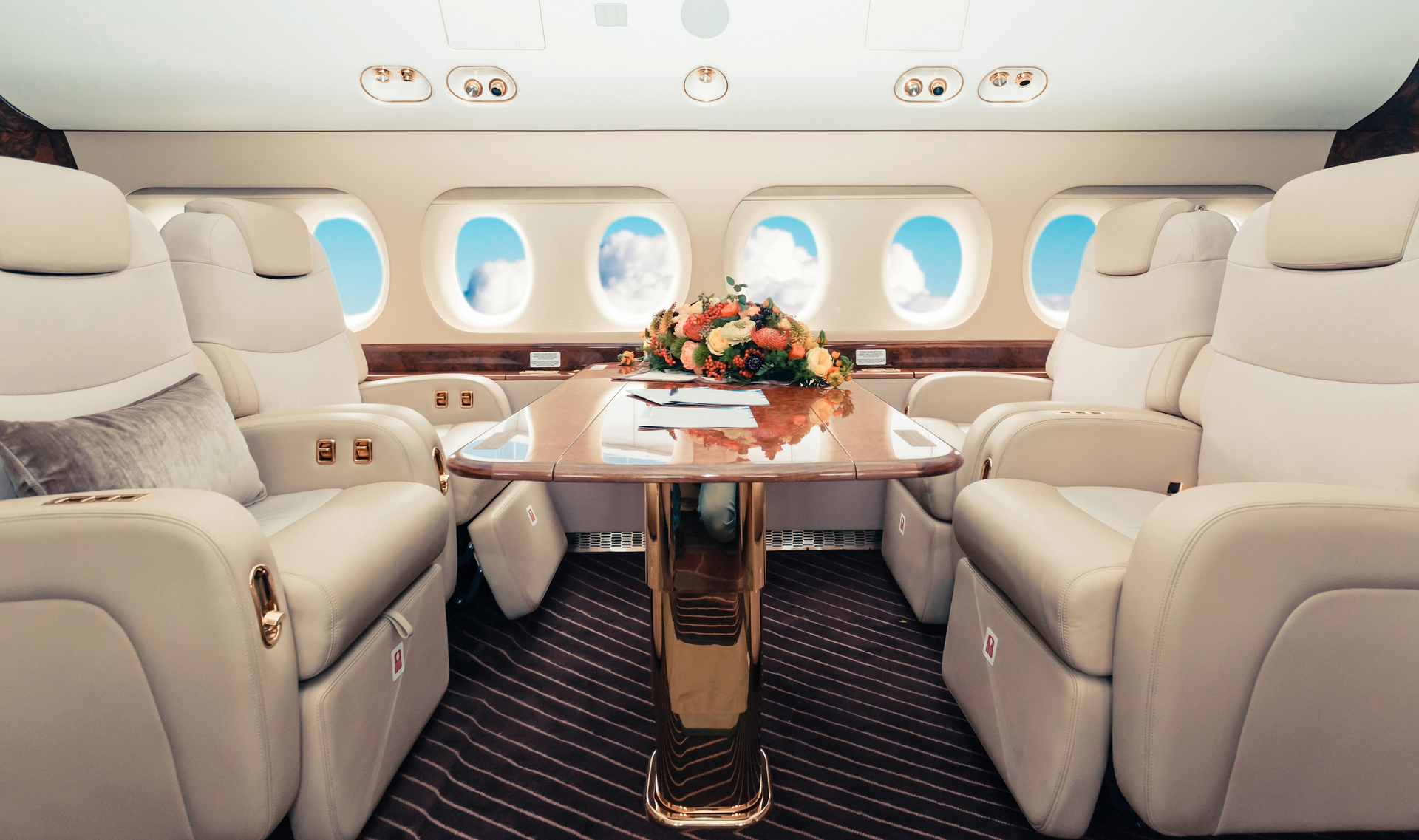PrivateJetInterior 5c1a54194e365