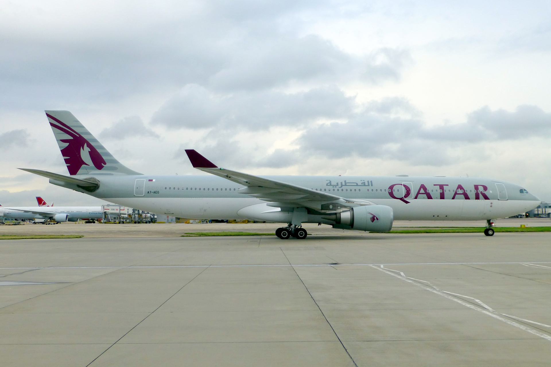 Qatar Airways A7 Aeo At Heathrow Airport Sep 2014 5c2e261d5e3ae