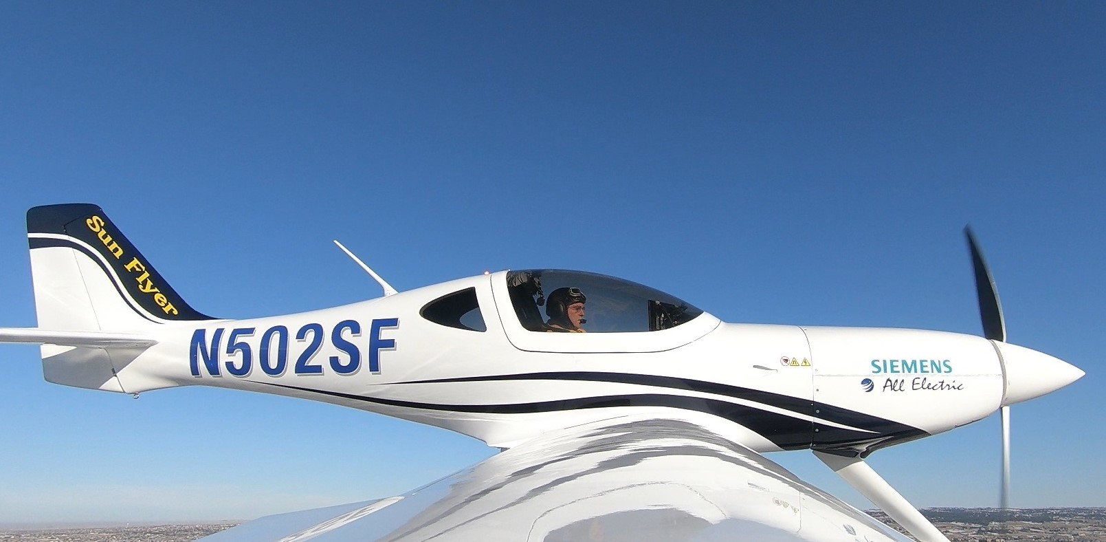Sun Flyer Prototype With Siemens Motor In Flight 2