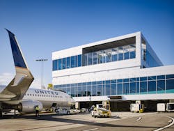 The redevelopment and expansion of terminals 7 and 8 at Los Angeles International Airport provided United Airlines the opportunity to design a brand-new experience for their passengers with an emphasis on customer service.
