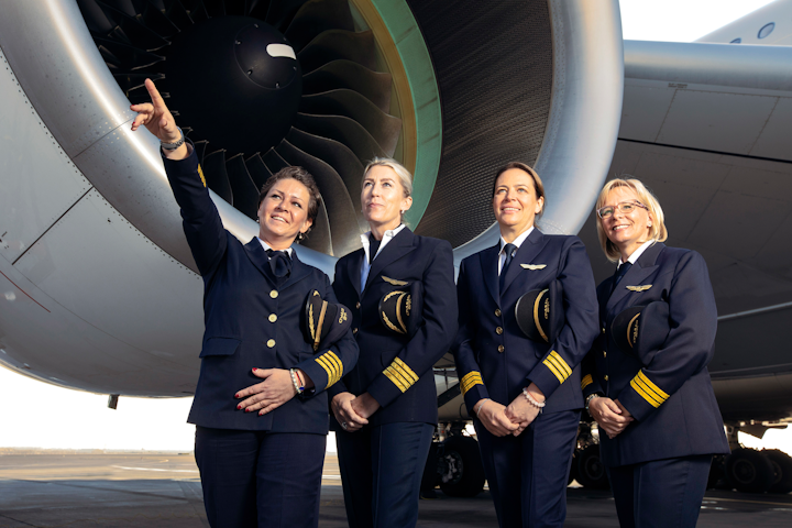 Etihad S All Female Flight Crew Takes International Women S Day To