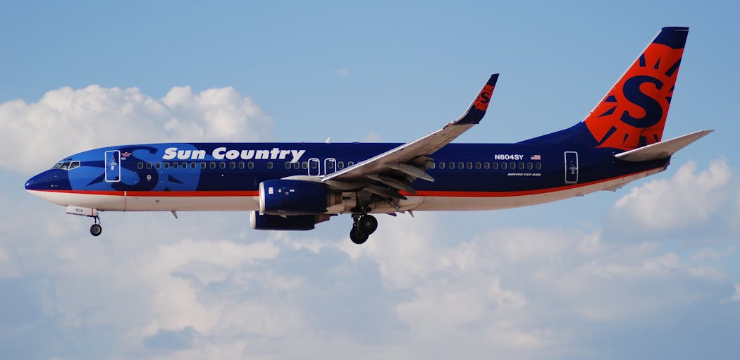 Sun Country Airlines, Boeing 737 800, N804 Sy