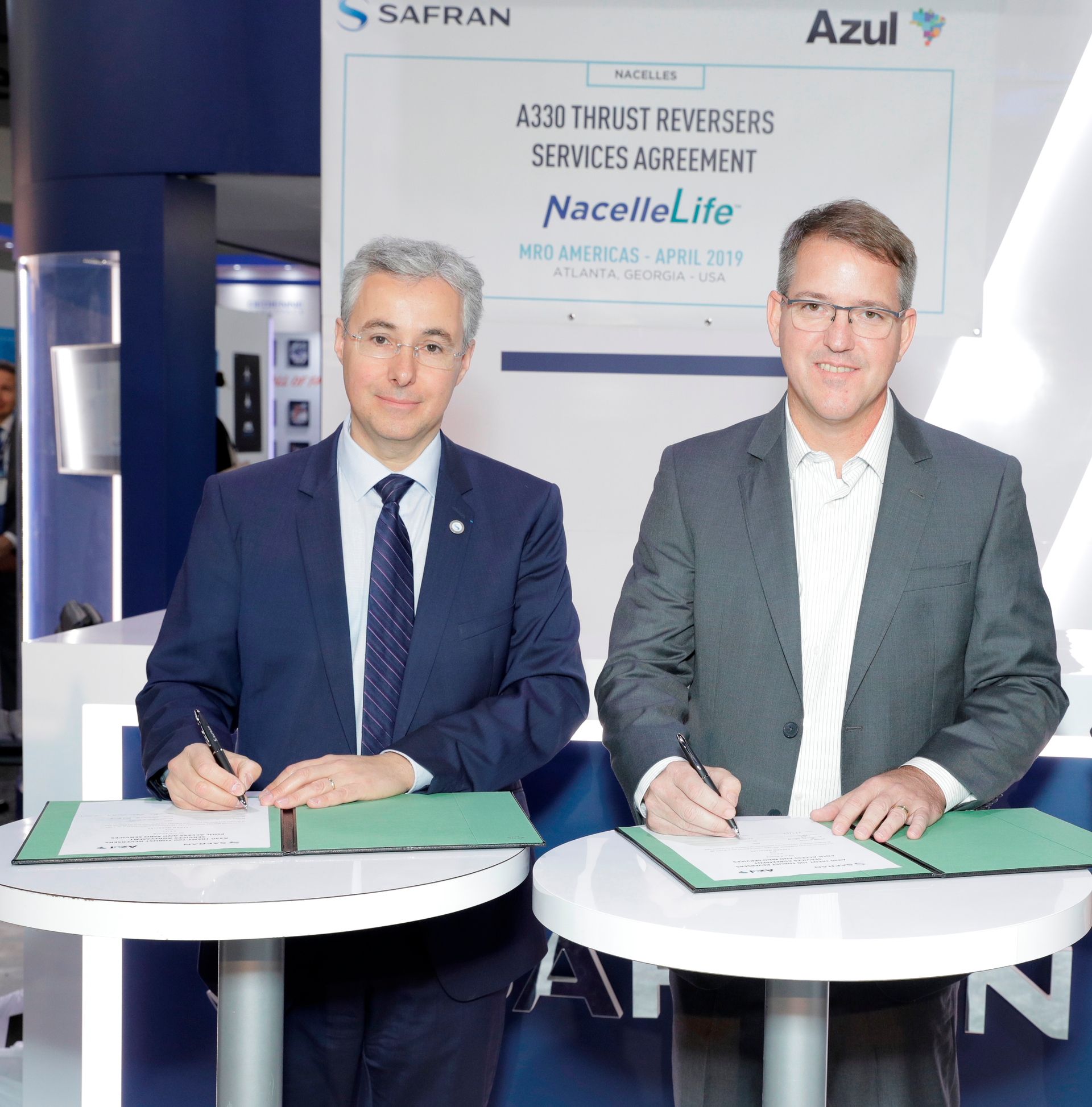 Olivier Savin, Safran Nacelles&rsquo; Executive Vice President - Customer Support and Services and Leonardo Zerbone, Azul&acute;s Supply Chain General Manager.