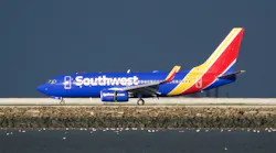 Southwest Airlines Boeing 737 700 7 L9 N7841 A Port Profile Landing Sfo Dsc 0980 (31761379184)