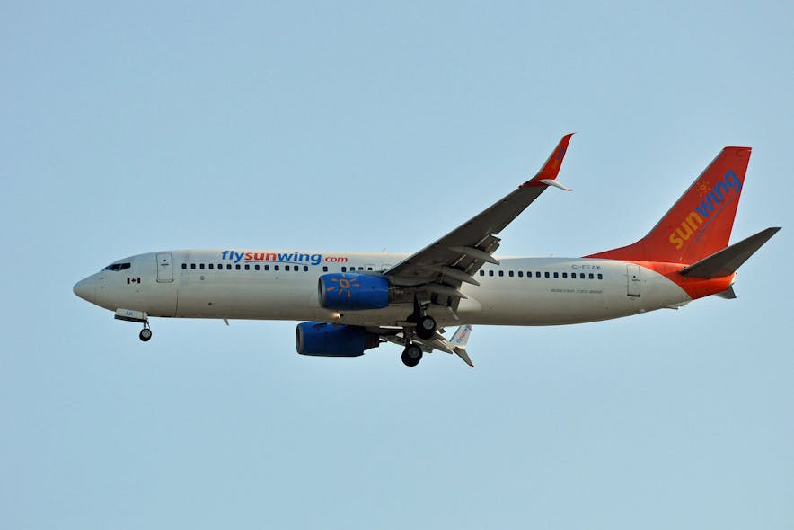 Sunwing Airlines, Boeing 737 86 Q(wl), C Feak Yvr (22570917962)