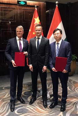 Budapest Airport has signed a Memorandum of Understanding (MoU) with Xi’an Xianyang International Airport to strengthen aviation links between Hungary and China. From left to right, René Droese, Chief Property and Cargo Officer at Budapest Airport; Péter Szijjártó, Minister of Foreign Affairs and Trade for Hungary; and Wang Zhendong, Deputing Managing Director at Xi’an Xianyang International Airport. Budapest Airport has signed a Memorandum of Understanding (MoU) with Xi’an Xianyang International Airport to strengthen aviation links between Hungary and China. From left to right, René Droese, Chief Property and Cargo Officer at Budapest Airport; Péter Szijjártó, Minister of Foreign Affairs and Trade for Hungary; and Wang Zhendong, Deputing Managing Director at Xi’an Xianyang International Airport.