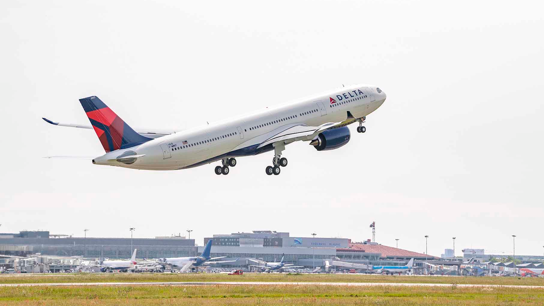 A330 900 Delta Air Lines Take Off 02 5ce7f9343bdce