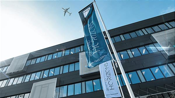 Werk V O0077 3000px3 2 Flieger