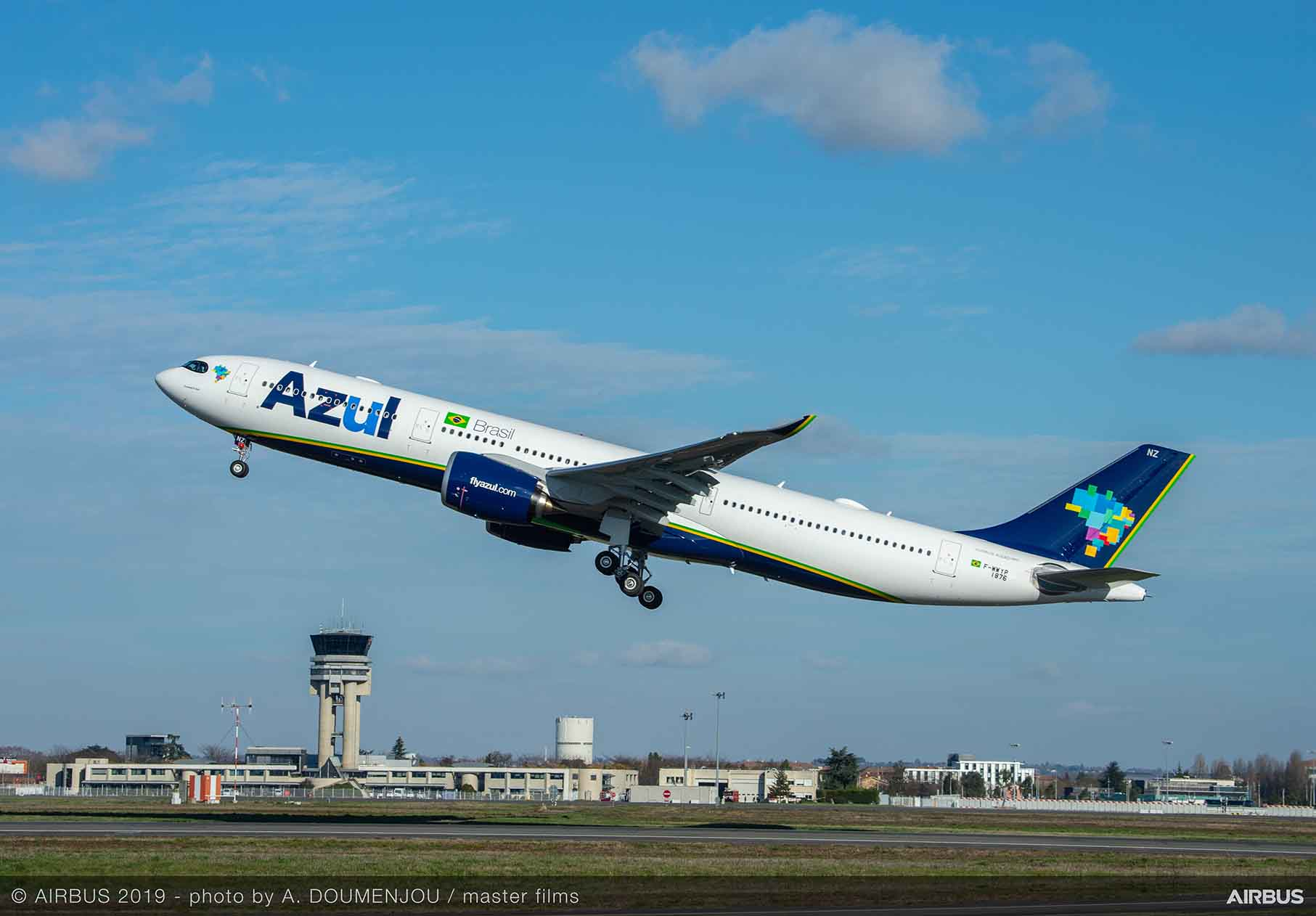 A330 900 Azul Take Off 5cd97431da536