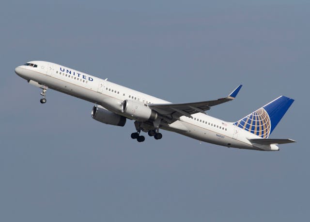 United Airlines Boeing B757 N48127 (25610422143)