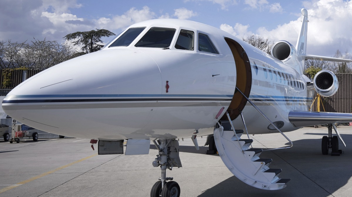 Dassault Falcon 900 Geneva 5d1246e9a9e98