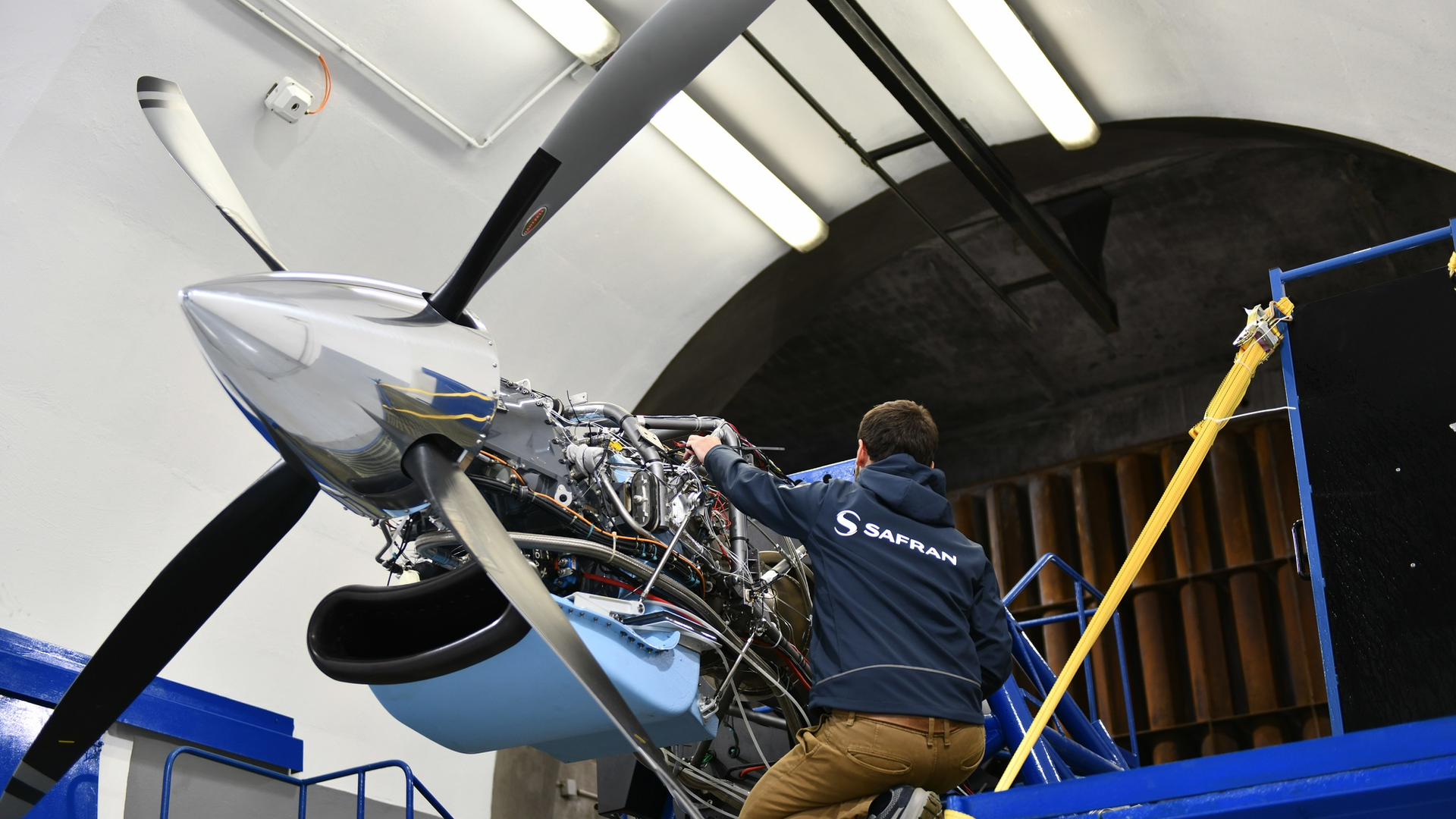 Rbt 9925 Tech T&copy;remy Bertrand Safran