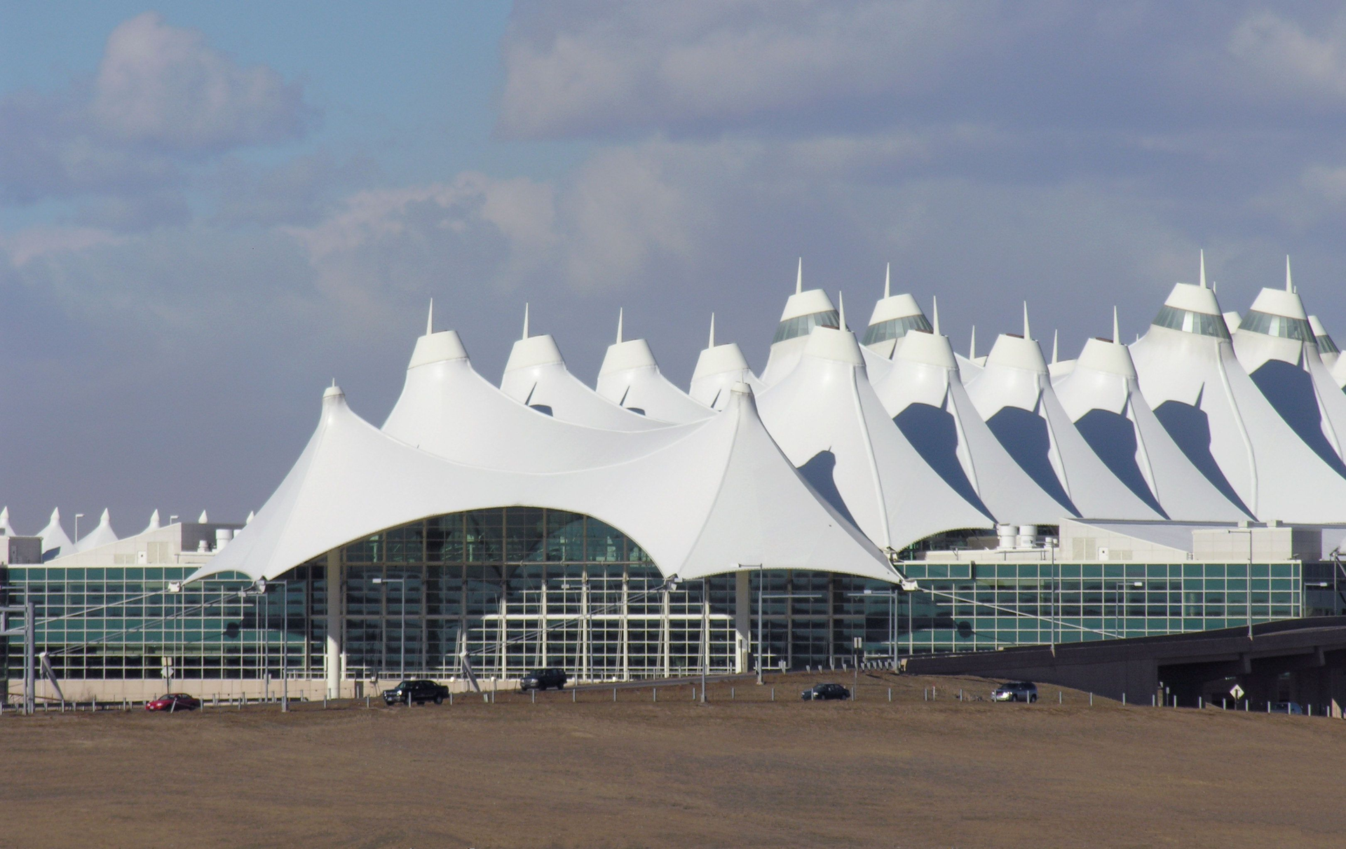 Denver International Airport 5d0b8bd99eb57