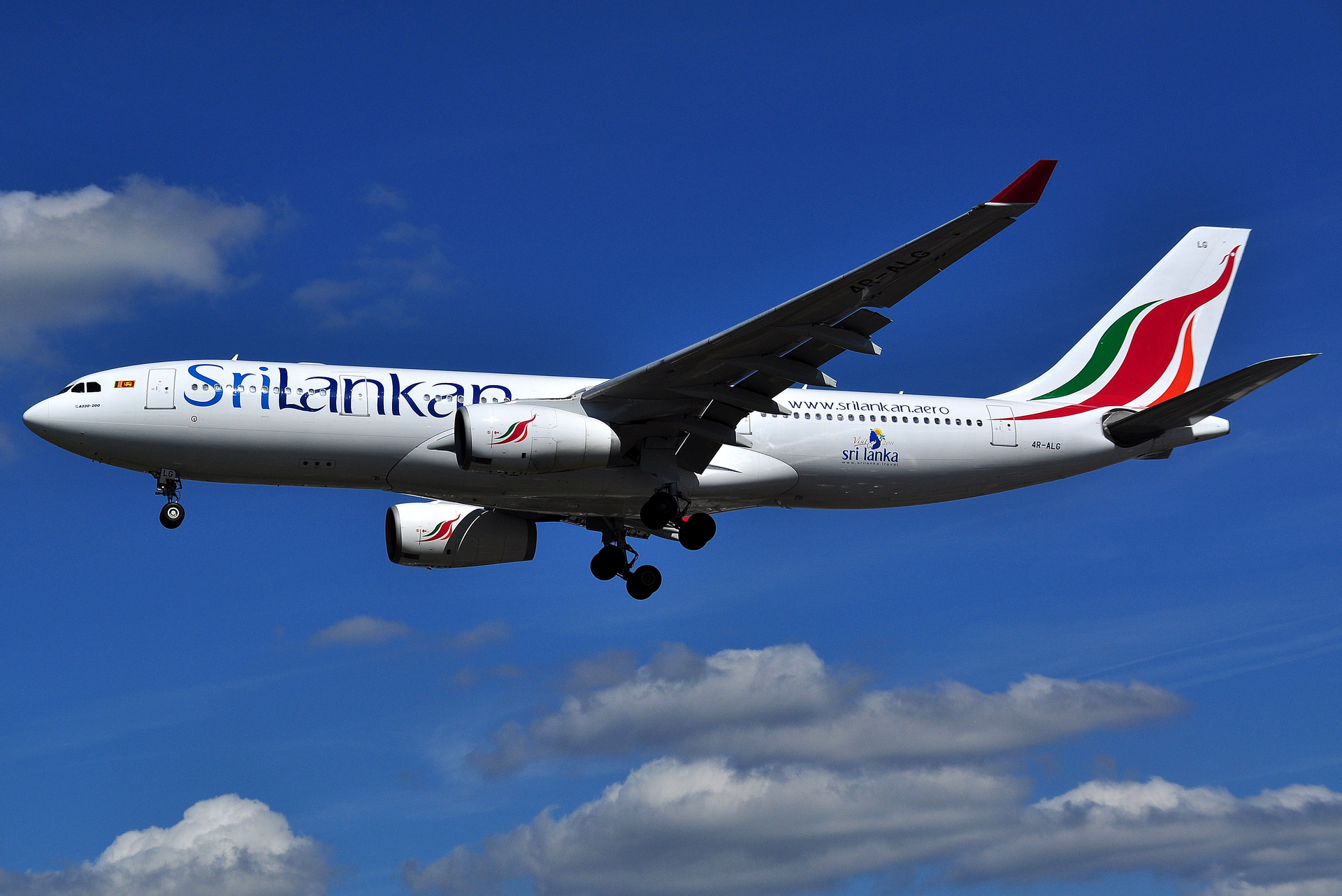 Airbus A330 200 Sri Lankan Airlines 4 R Alg 5d249aceaaf4a