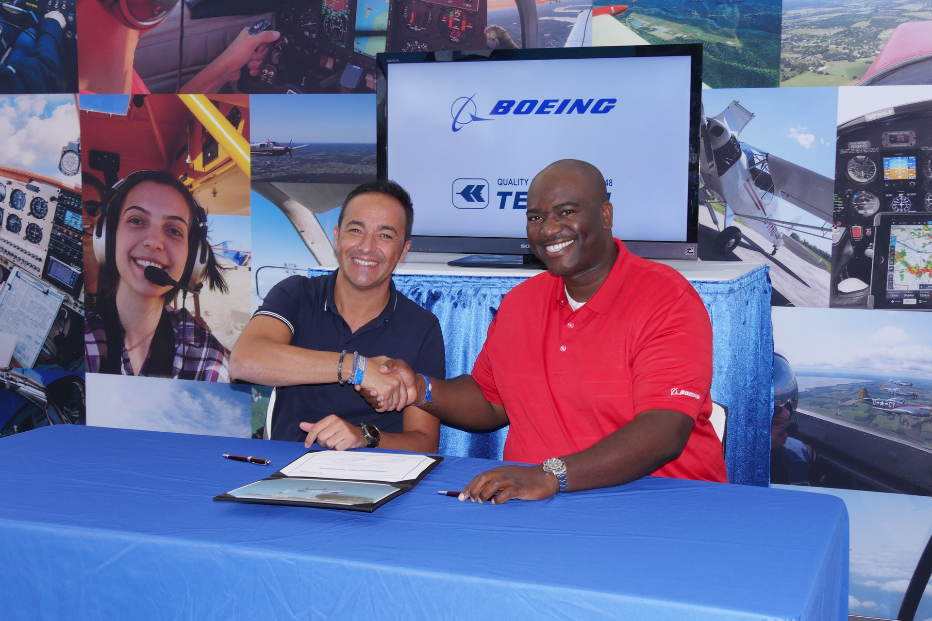 Tecnam Signing 2 5d39adcc2141b