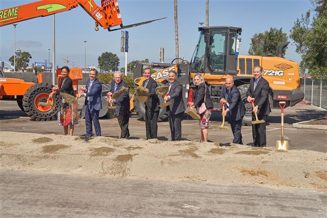 From left: LAWA Chief Executive Officer Deborah Flint, Los Angeles Board of Airport Commissioners (BOAC) President Sean Burton, Los Angeles City Councilmember Mike Bonin (District 11), Los Angeles Mayor Eric Garcetti, Los Angeles City Councilmember Joe Buscaino (District 15), BOAC Vice President Valeria Velasco, BOAC Commissioner Gabriel Eshaghian and Swinerton Builders Senior Vice President Dave Callis participate in today's groundbreaking of LAX&rsquo;s Intermodal Transportation Facility-West.