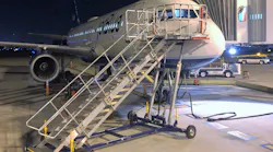 Pax & Windscreen Platform Around Windscreen