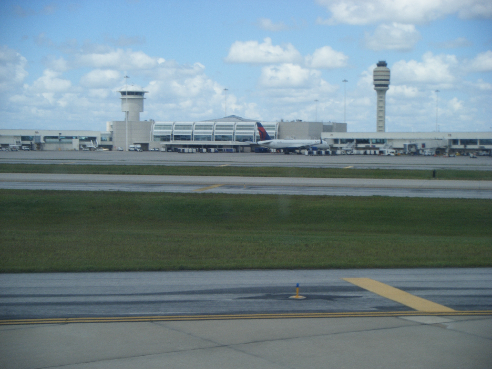 Orlando International Airport Terminal From Arriving Airplane 5d4834b8b7b2d