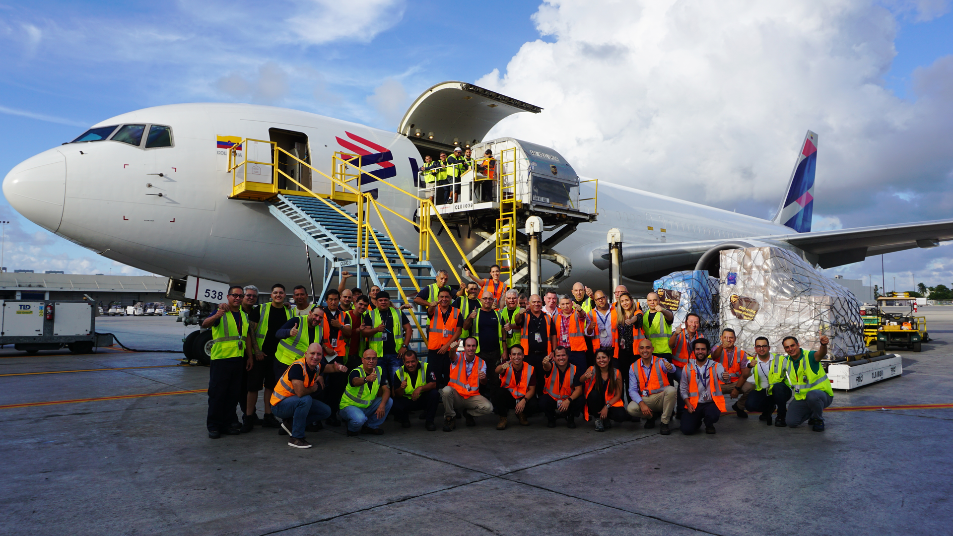 Avión Solidario Grupo Latam Equipo