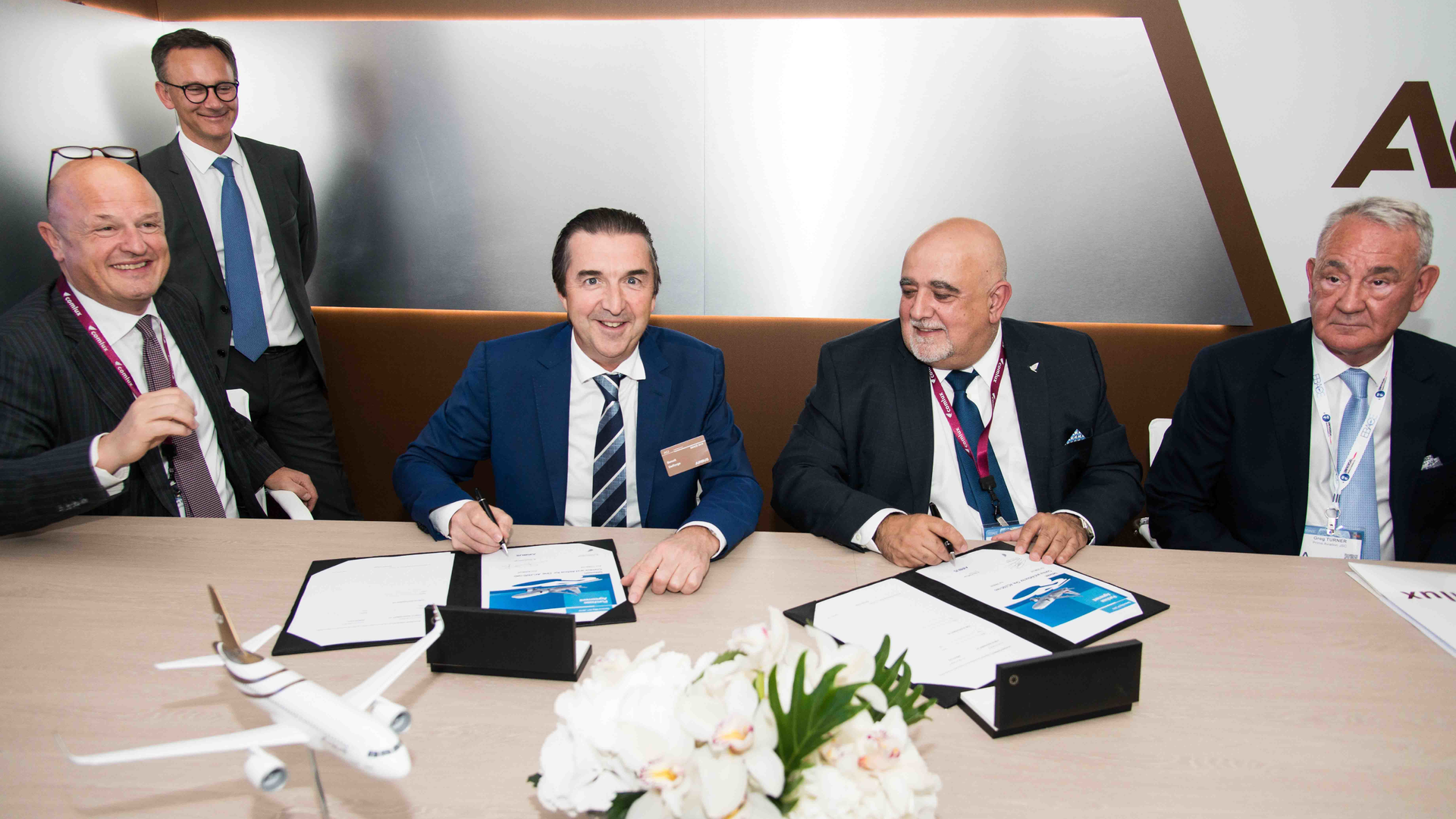 Comlux Signs Acj320neo 5d77b2d0d15ae